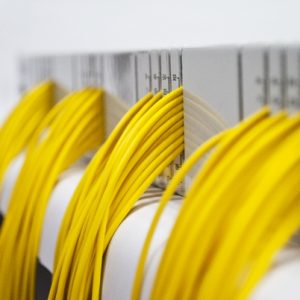 Splittery PLC w przełącznicy 19"